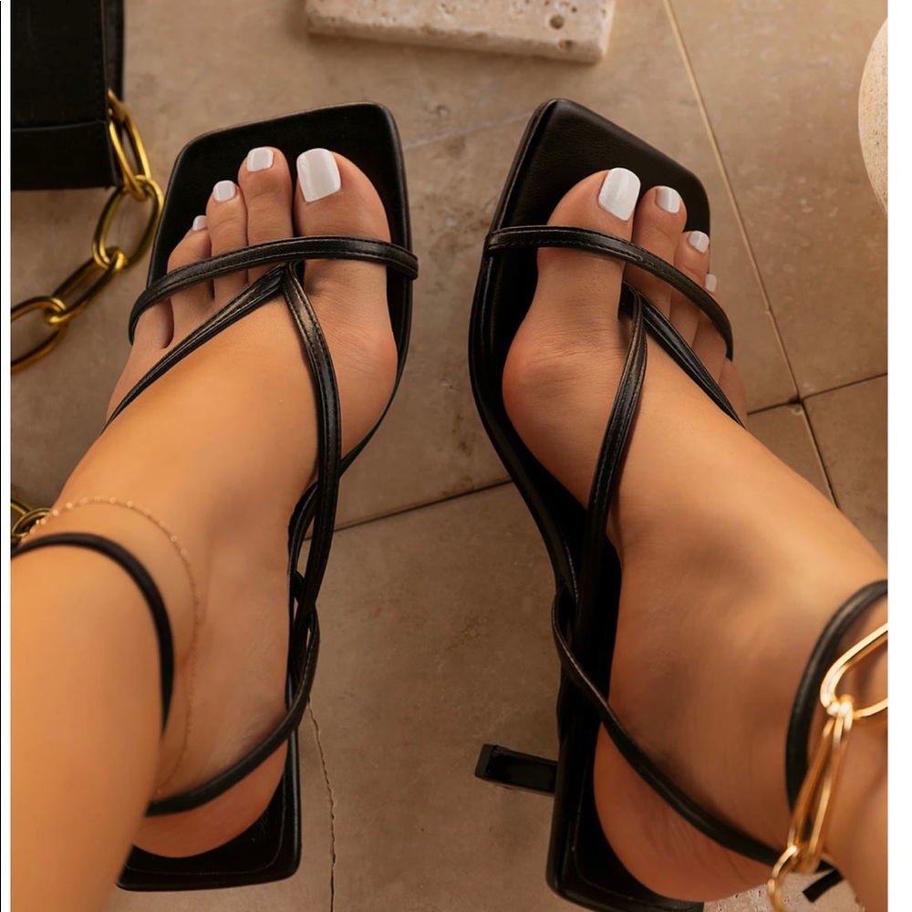 Brand new heels, never worn! Labeled 6.5, but fit like a 7.
